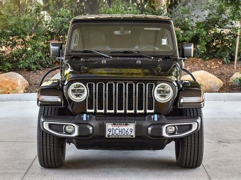 Used 2022 Jeep Wrangler Unlimited Sahara AWD/4WD image 2