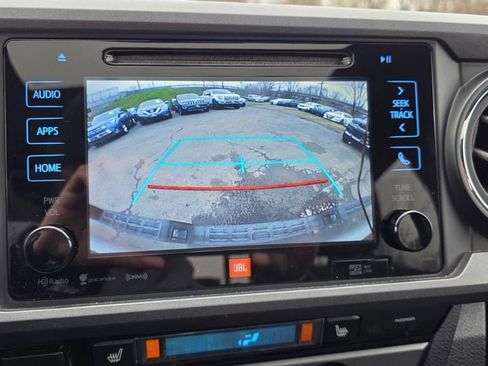 Used 2017 Toyota Tacoma TRD Sport RWD image 17