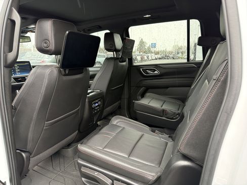 Used 2024 Chevrolet Suburban RST w/ Luxury Package image 11