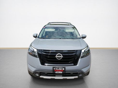 Certified 2023 Nissan Pathfinder Platinum AWD/4WD image 8