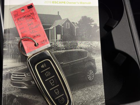 Used 2019 Ford Escape SEL AWD/4WD image 37