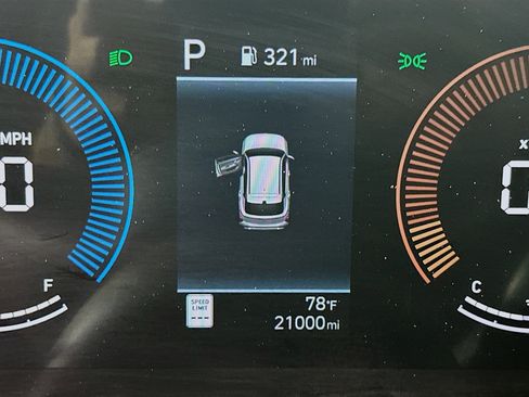 Used 2025 Hyundai Kona SEL image 18