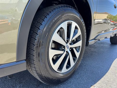 Used 2020 Subaru Outback Premium w/ Popular Package #1 AWD/4WD image 9