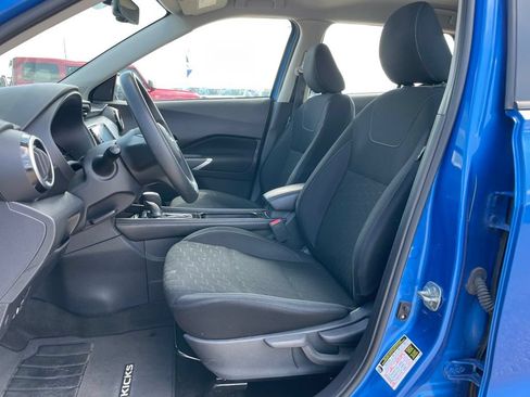 Used 2024 Nissan Kicks SV w/ Interior Electronics Package FWD image 7