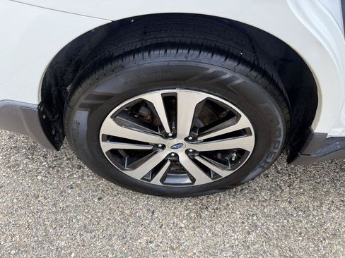 Used 2019 Subaru Outback 2.5i Limited w/ Popular Package #2 AWD/4WD image 33