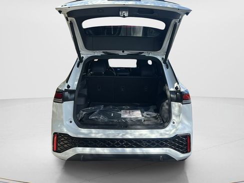 New 2026 Volkswagen Tiguan SE R-Line image 12