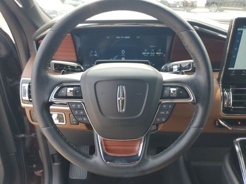 Used 2023 Lincoln Navigator Reserve AWD/4WD image 14