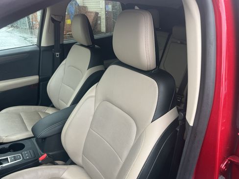 Used 2020 Ford Escape Titanium w/ Titanium Premium Package 2.0 AWD/4WD image 7