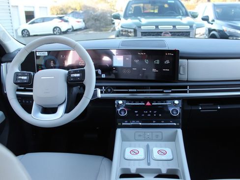 New 2026 Hyundai Santa Fe SE image 18