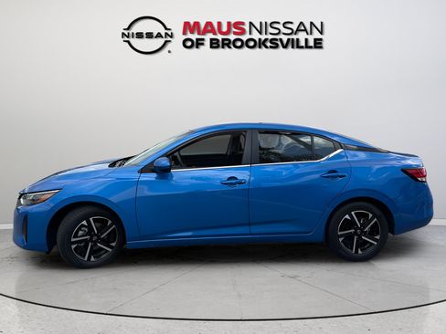 Certified 2025 Nissan Sentra SV FWD image 5