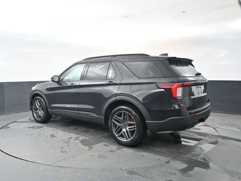 New 2026 Ford Explorer ST-Line image 3