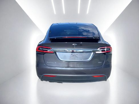 Used 2018 Tesla Model X 75D AWD/4WD image 4