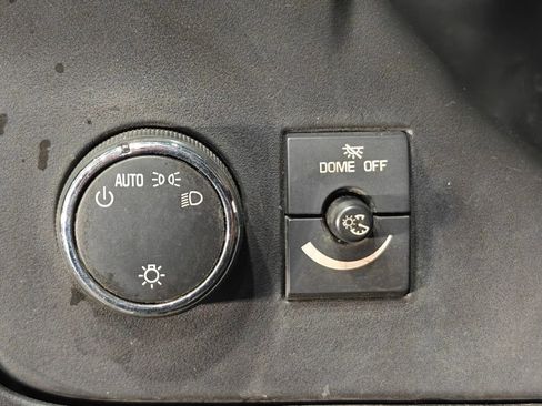 Used 2018 Chevrolet Express 3500 w/ Driver Convenience Package image 7