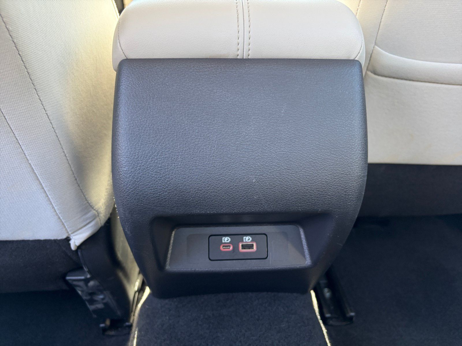 Used 2025 Nissan Altima 2.5 SV FWD image 32