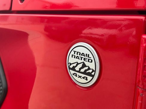 Used 2018 Jeep Wrangler Unlimited Sport AWD/4WD image 31