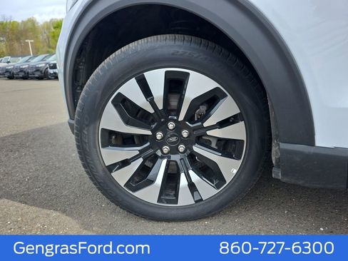 Certified 2025 Ford Explorer Platinum w/ LUX Leather Package AWD/4WD image 13