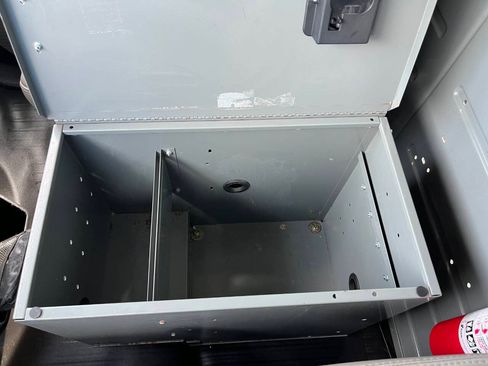 Used 2016 Chevrolet Express 2500 RWD image 13