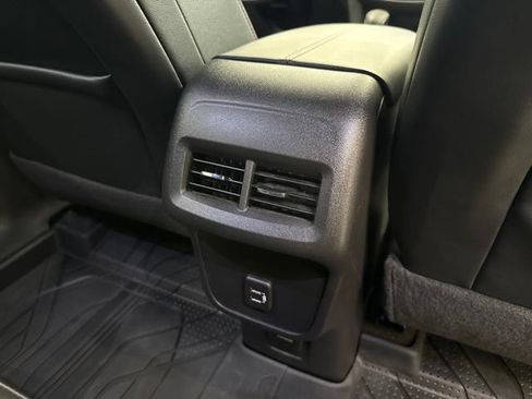 Used 2023 Chevrolet Equinox RS FWD image 13