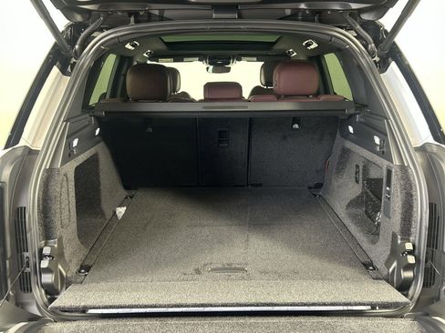 New 2025 Land Rover Range Rover SE image 29