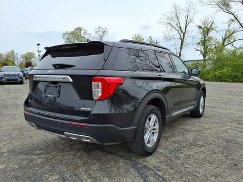 Used 2023 Ford Explorer XLT w/ Equipment Group 202A AWD/4WD image 5