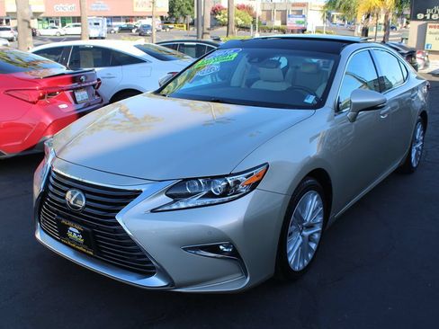 Used 2016 Lexus ES 350 w/ Luxury Package w/Wood Trim FWD image 4