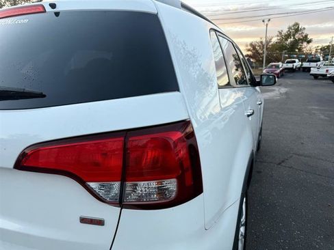 Used 2014 Kia Sorento LX image 35