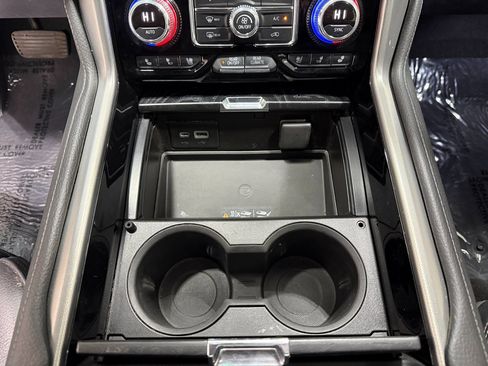 Used 2022 GMC Yukon XL Denali image 14