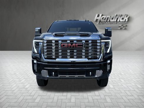 Used 2025 GMC Sierra 3500 Denali AWD/4WD image 3