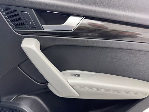 Used 2018 Audi Q5 Prestige w/ Prestige Package AWD/4WD image 48