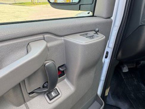 New 2025 Chevrolet Express 3500 LS image 11