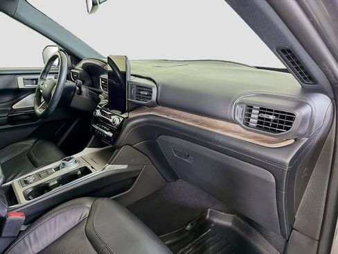 Used 2023 Ford Explorer Platinum w/ Technology Package AWD/4WD image 34