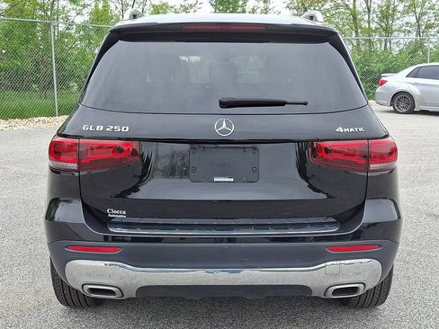 Used 2021 Mercedes-Benz GLB 250 4MATIC w/ Premium Package image 5