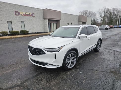 Used 2024 Acura MDX SH-AWD w/ Technology Package image 3