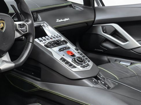 Used 2015 Lamborghini Aventador LP 700-4 AWD/4WD image 9
