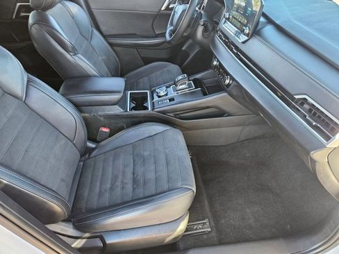Used 2024 Mitsubishi Outlander SE image 15
