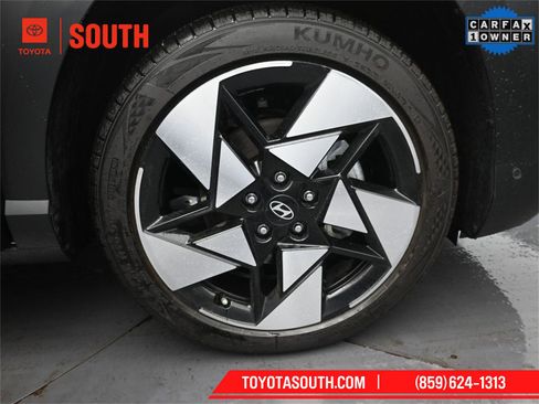 Used 2024 Hyundai Kona Limited image 30