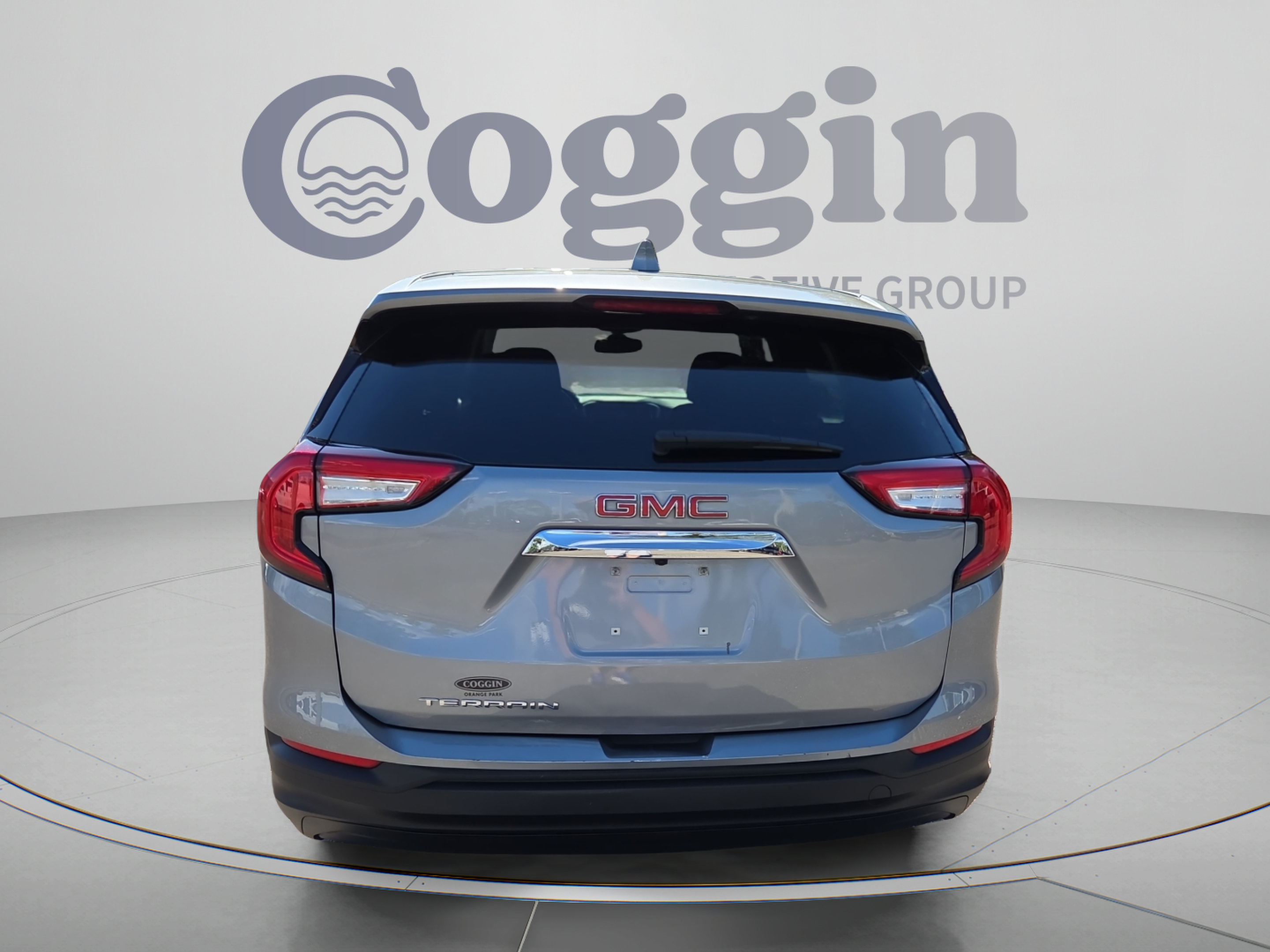 Used 2024 GMC Terrain SLE FWD image 4