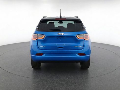 Used 2025 Jeep Compass Limited image 7