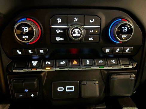 Used 2023 Chevrolet Silverado 2500 High Country image 22