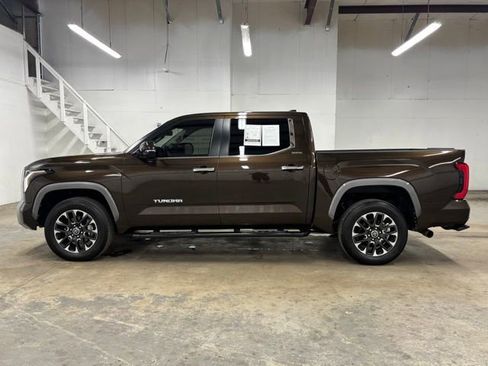 Used 2024 Toyota Tundra Limited w/ Power Package AWD/4WD image 4