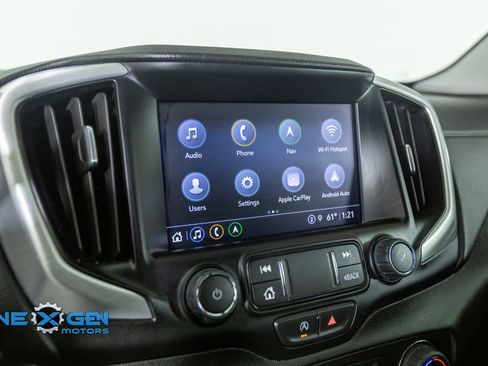 Used 2024 GMC Terrain SLT w/ Infotainment Package II FWD image 17