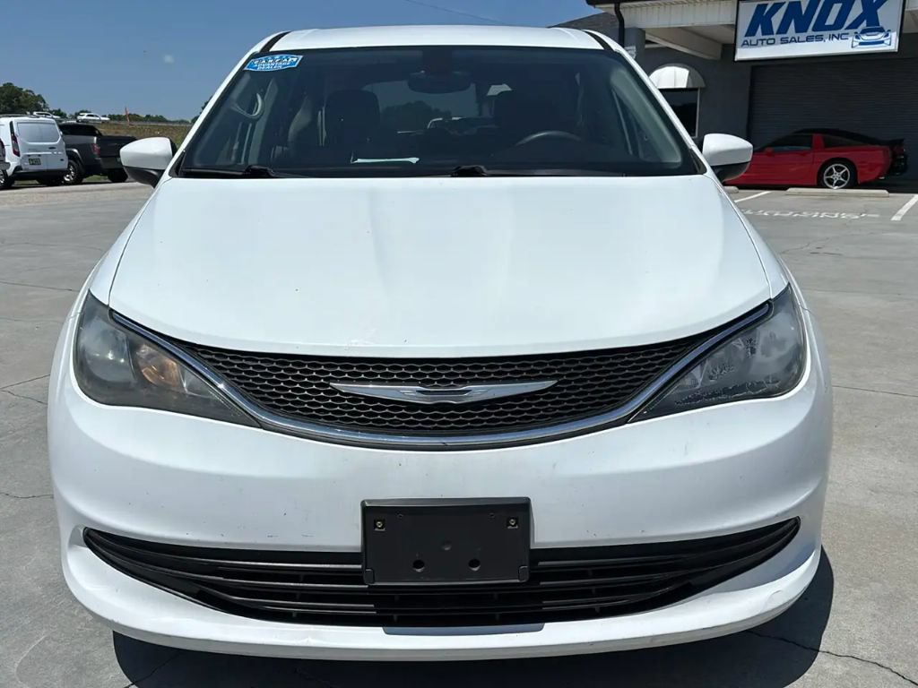 Used 2017 Chrysler Pacifica LX FWD image 9
