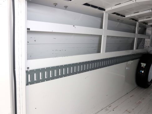 Used 2017 Chevrolet Express 3500 image 12