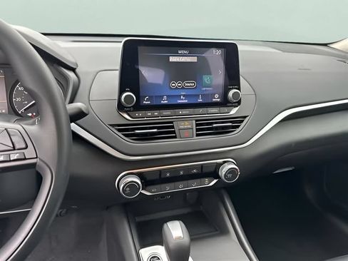Certified 2025 Nissan Altima 2.5 S FWD image 31