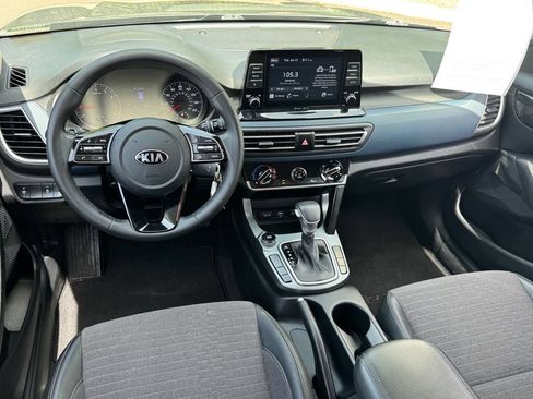 Used 2021 Kia Seltos S FWD image 11