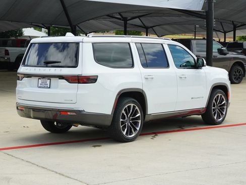 Used 2022 Jeep Wagoneer Series III w/ Premium Group I AWD/4WD image 5