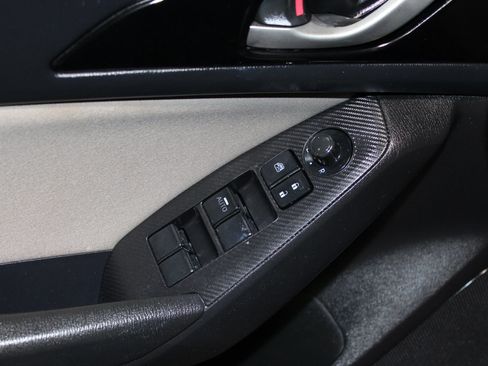Used 2016 MAZDA MAZDA3 i Touring FWD image 9