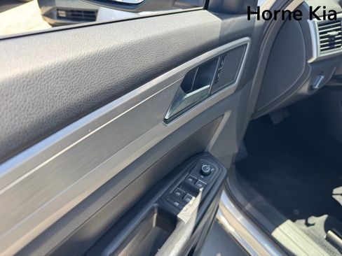 Used 2019 Volkswagen Atlas SE FWD image 11