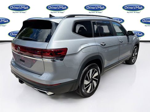 Used 2025 Volkswagen Atlas SE image 7