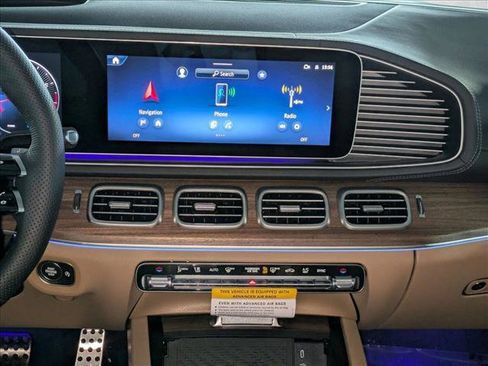 New 2026 Mercedes-Benz GLS 580 4MATIC image 14